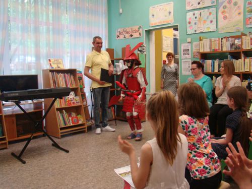 30.05 Праздничное подведение итогов конкурса плакатов "Жизнь без вредных привычек", библиотека "Эврика"